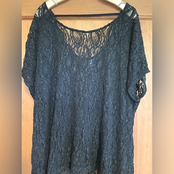 Bobeau | Sheer Lace Top - Picture 4 of 12